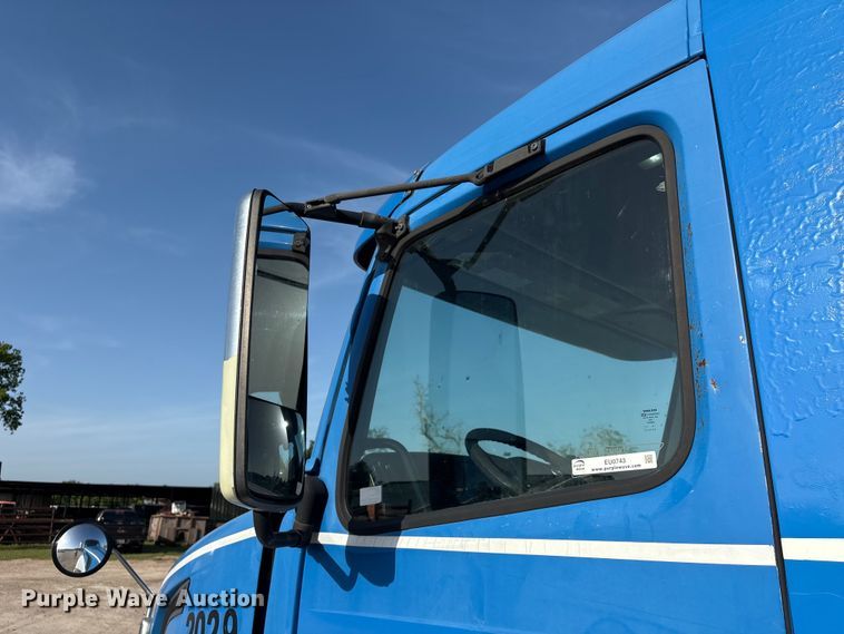 2012 Volvo VNL