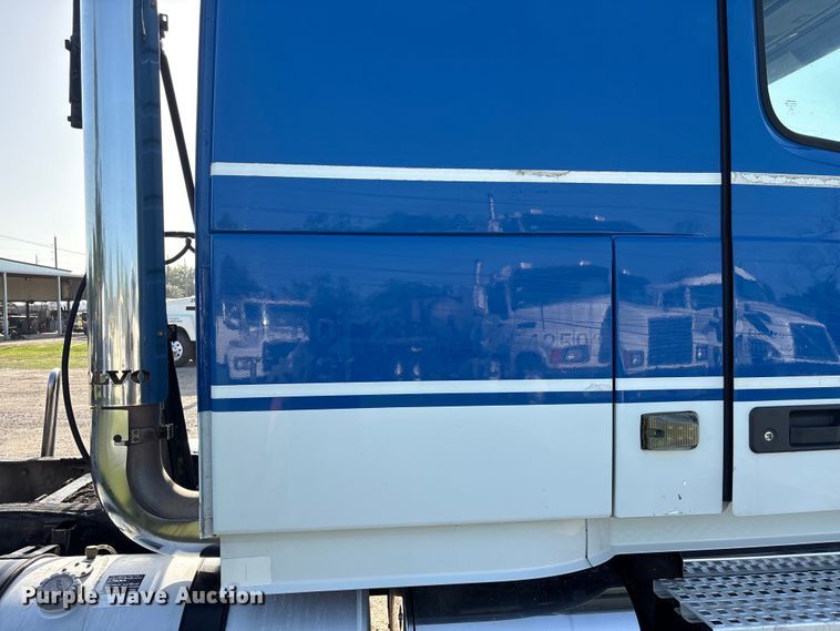 2012 Volvo VNL