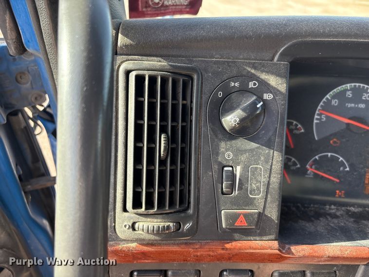 2012 Volvo VNL