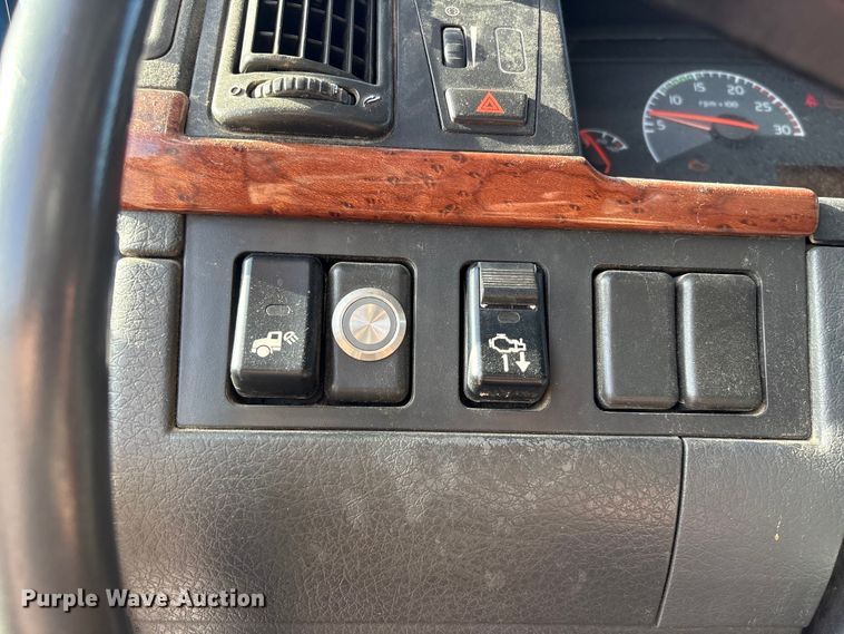 2012 Volvo VNL
