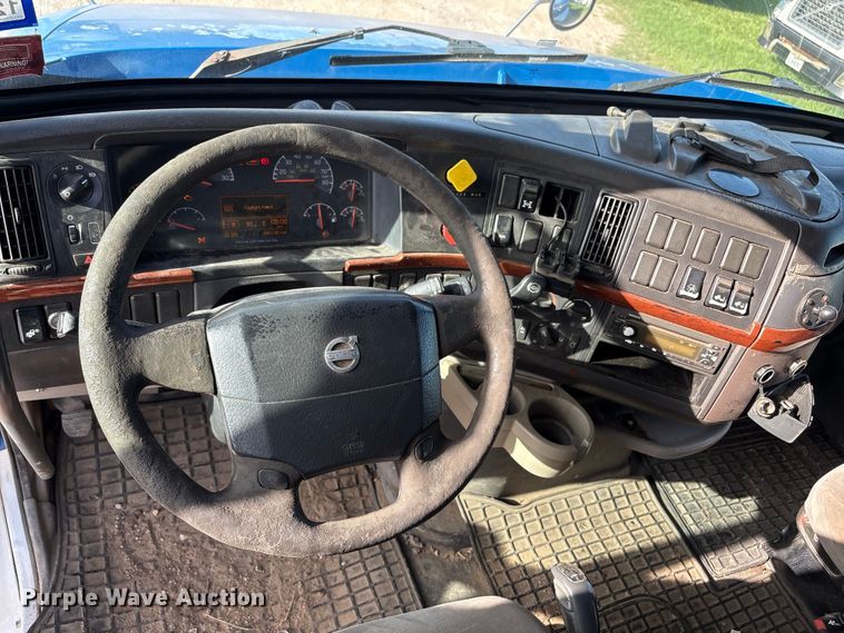 2012 Volvo VNL