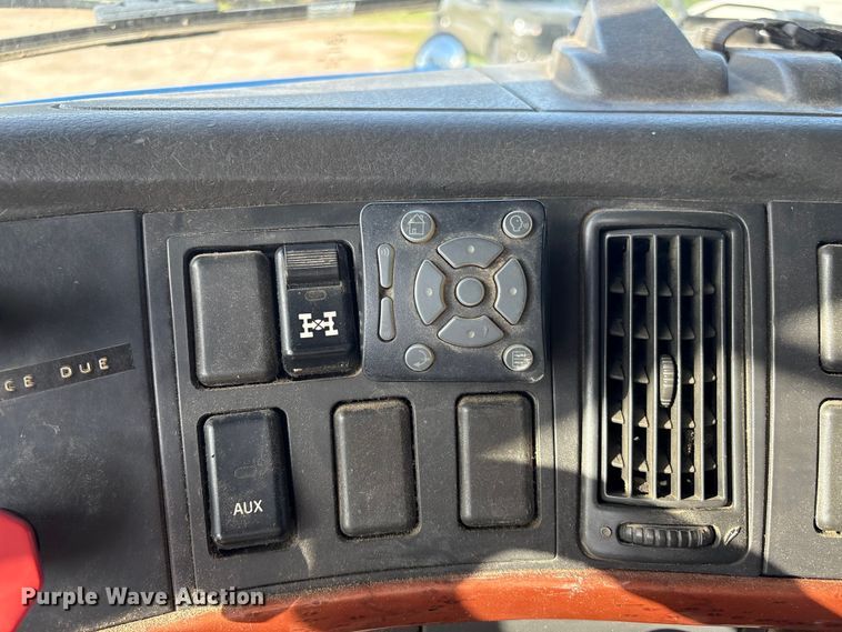 2012 Volvo VNL