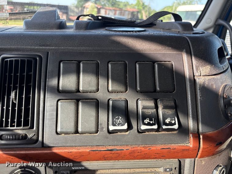 2012 Volvo VNL