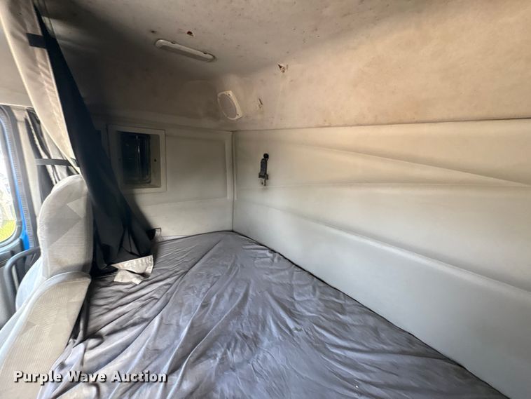2012 Volvo VNL