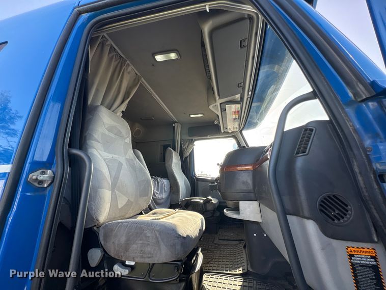 2012 Volvo VNL
