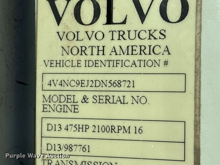 image for item EU0746 2013 Volvo VNL semi truck