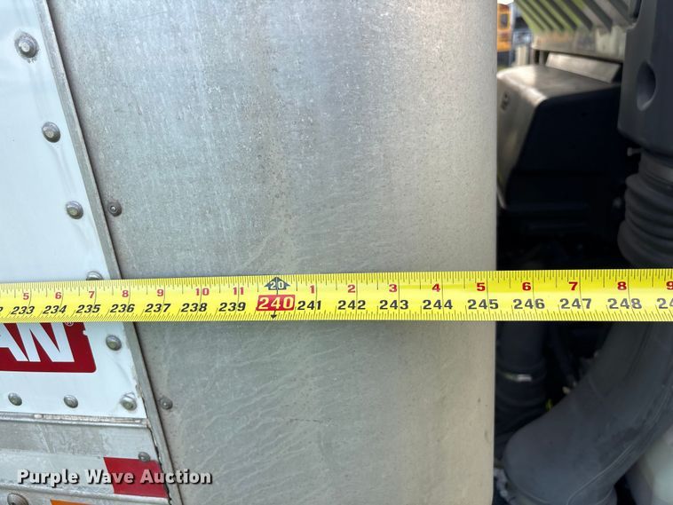 image for item EU0787 2019 Isuzu NPR box truck