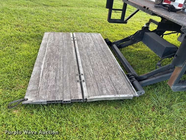 image for item EU0787 2019 Isuzu NPR box truck