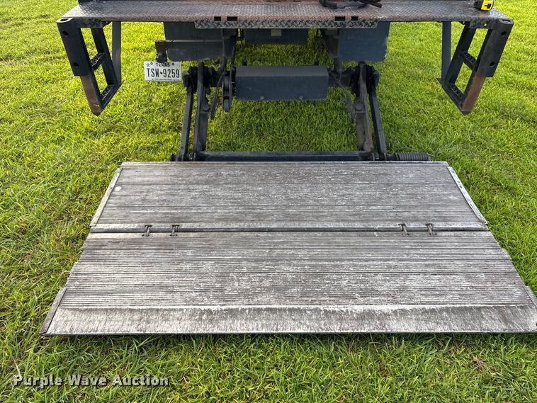 image for item EU0787 2019 Isuzu NPR box truck