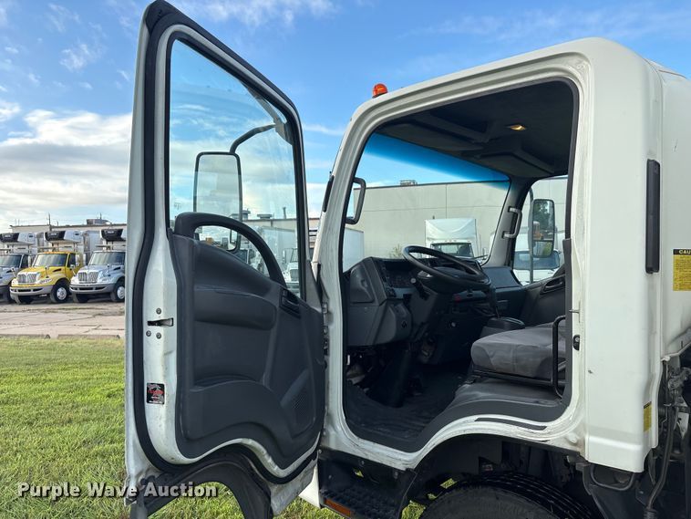 image for item EU0787 2019 Isuzu NPR box truck
