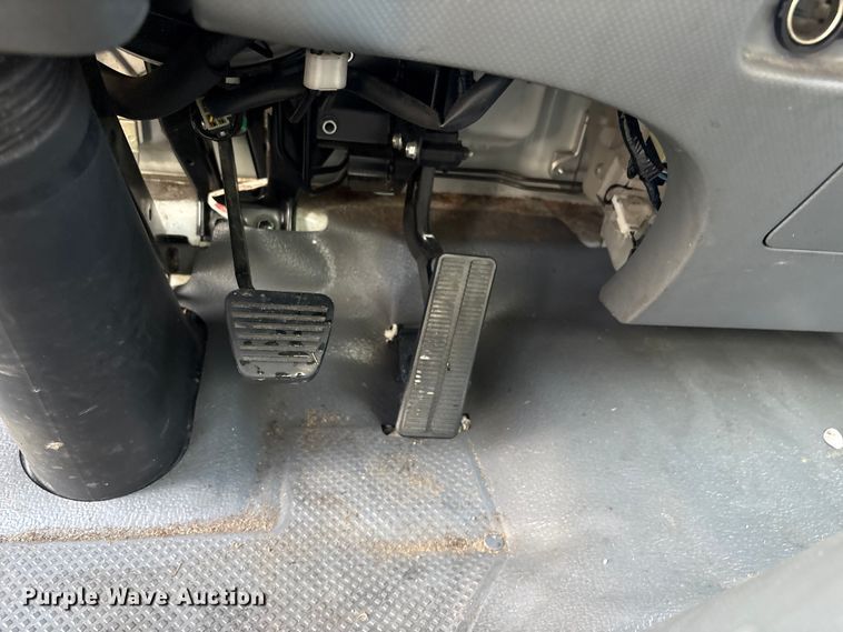 image for item EU0787 2019 Isuzu NPR box truck