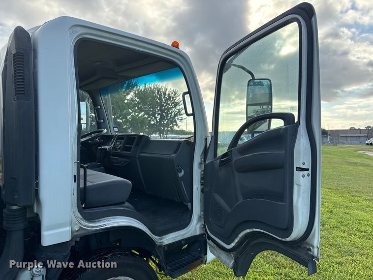 image for item EU0787 2019 Isuzu NPR box truck