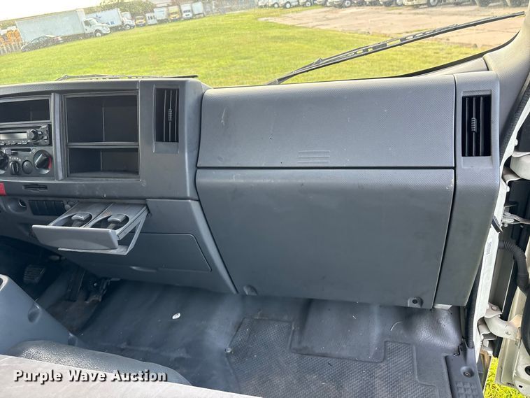 image for item EU0787 2019 Isuzu NPR box truck
