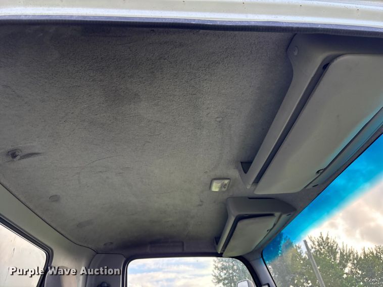 image for item EU0787 2019 Isuzu NPR box truck