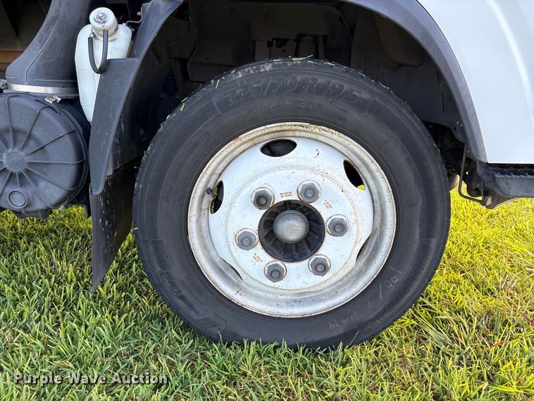 image for item EU0787 2019 Isuzu NPR box truck