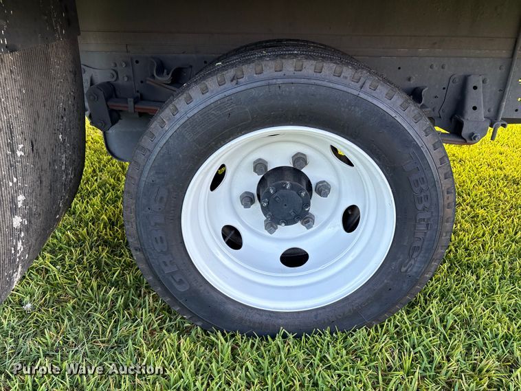 image for item EU0787 2019 Isuzu NPR box truck