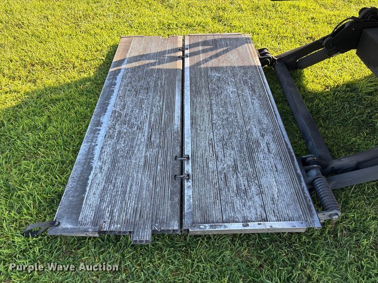 image for item EU0788 2019 Isuzu NPR box truck
