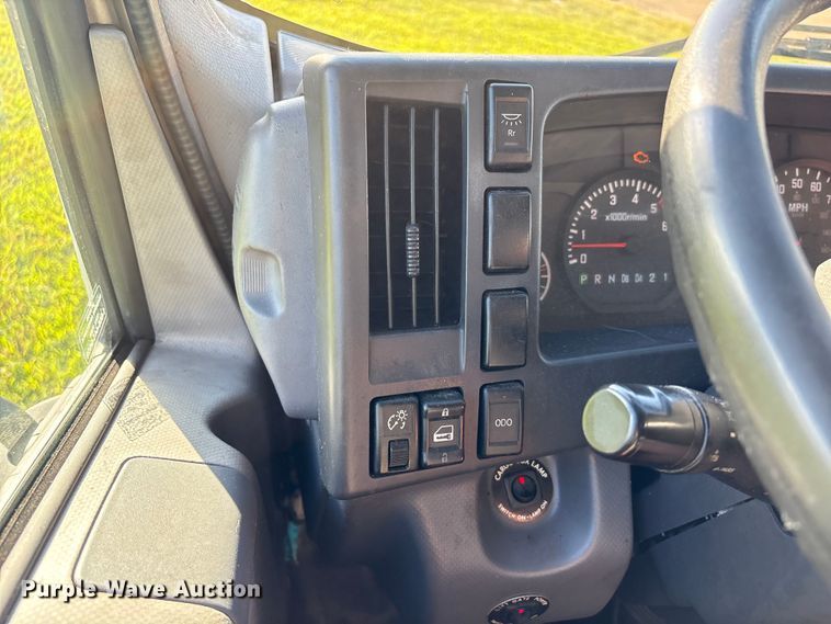 image for item EU0788 2019 Isuzu NPR box truck