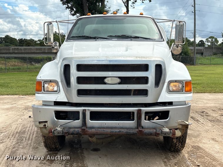 image for item EU0790 2013 Ford F750 Water Truck