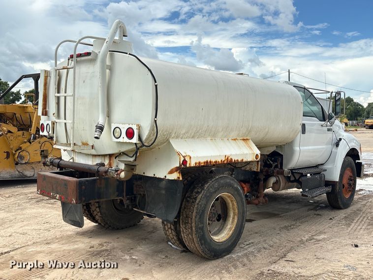 image for item EU0790 2013 Ford F750 Water Truck