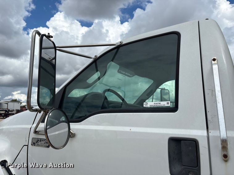 image for item EU0790 2013 Ford F750 Water Truck