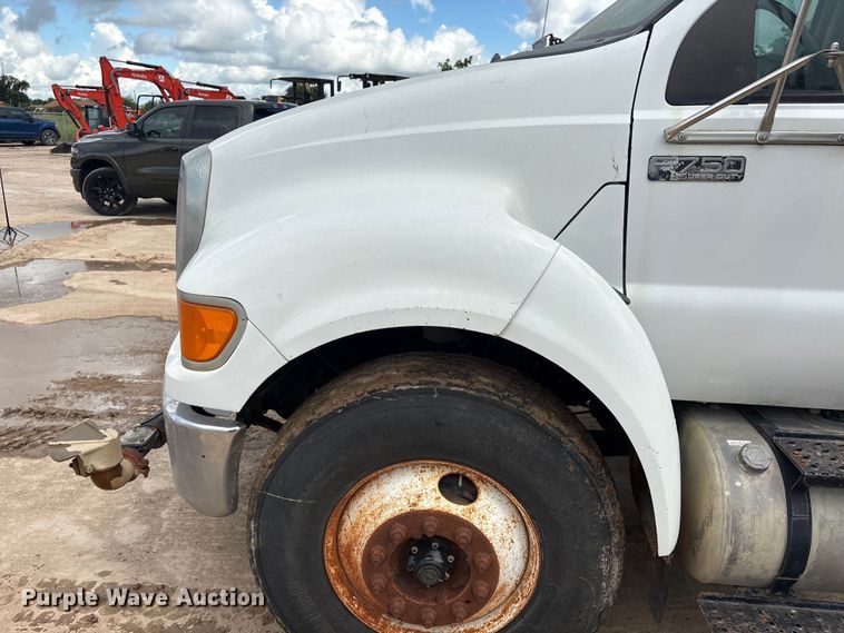 image for item EU0790 2013 Ford F750 Water Truck