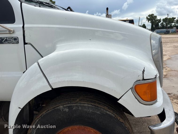 image for item EU0790 2013 Ford F750 Water Truck