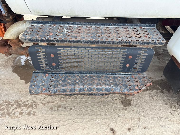image for item EU0790 2013 Ford F750 Water Truck