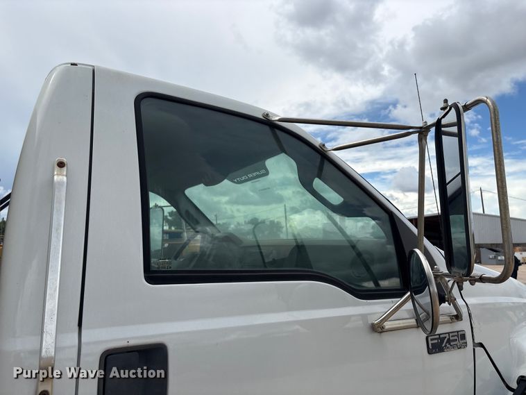 image for item EU0790 2013 Ford F750 Water Truck