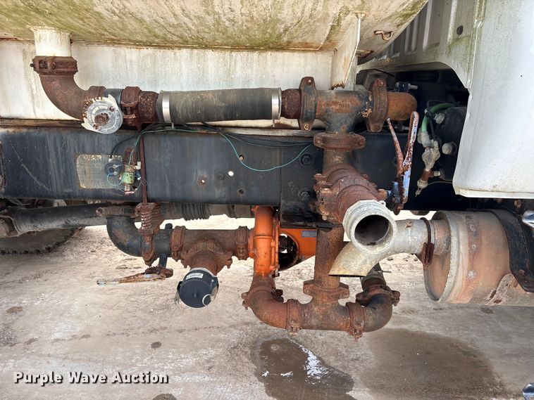 image for item EU0790 2013 Ford F750 Water Truck