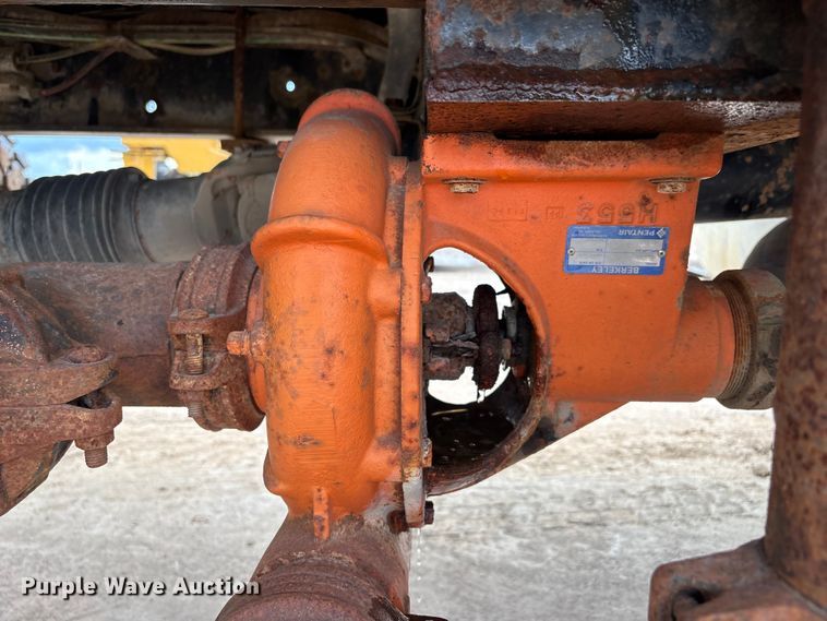 image for item EU0790 2013 Ford F750 Water Truck