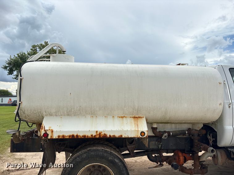 image for item EU0790 2013 Ford F750 Water Truck
