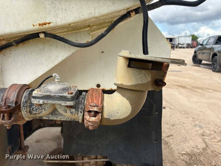 image for item EU0790 2013 Ford F750 Water Truck