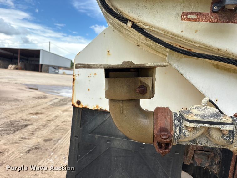 image for item EU0790 2013 Ford F750 Water Truck