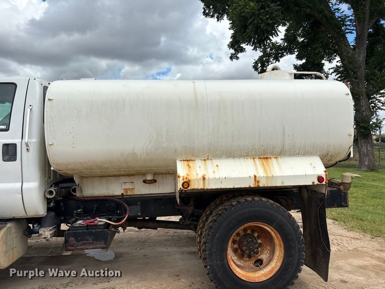 image for item EU0790 2013 Ford F750 Water Truck