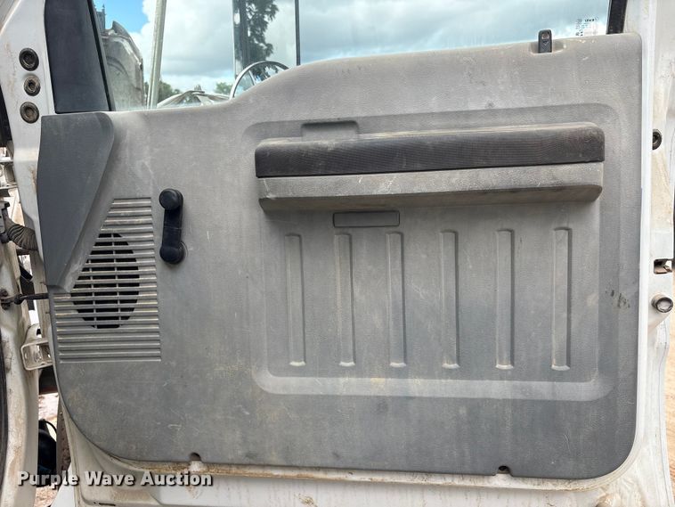 image for item EU0790 2013 Ford F750 Water Truck