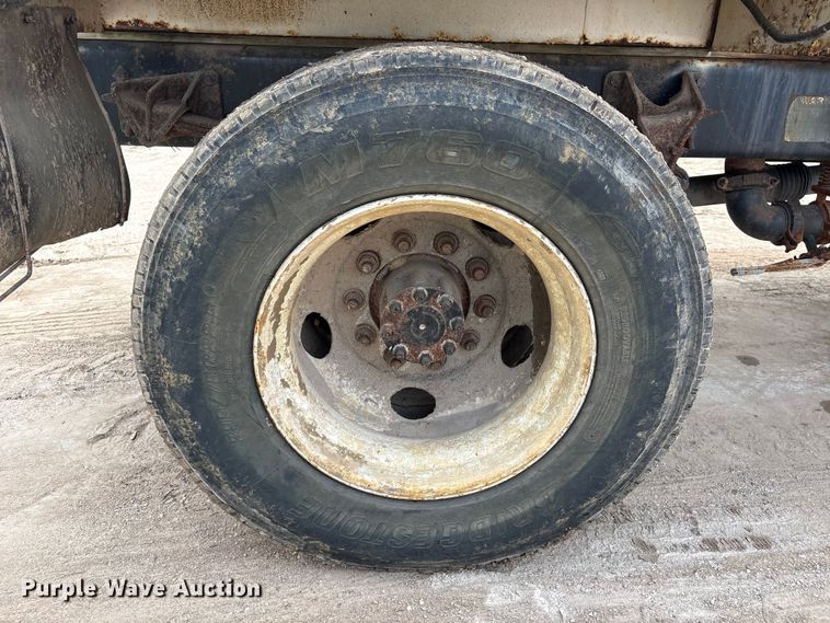 image for item EU0790 2013 Ford F750 Water Truck