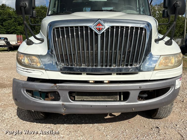 image for item EU0795 2017 International MA025 roll-off container trailer