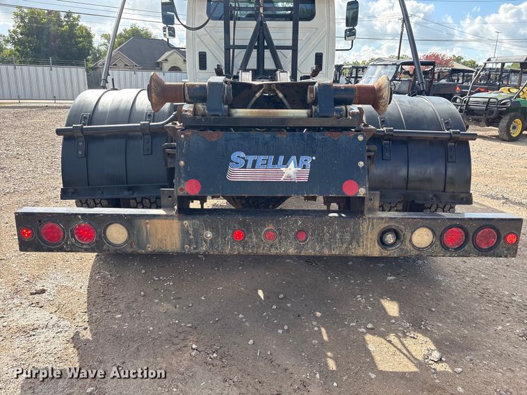image for item EU0795 2017 International MA025 roll-off container trailer