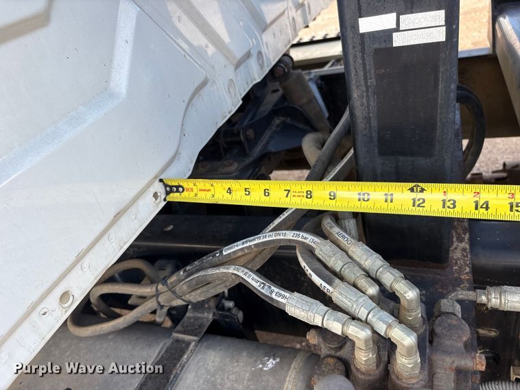 image for item EU0795 2017 International MA025 roll-off container trailer