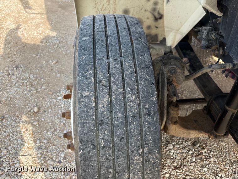 image for item EU0795 2017 International MA025 roll-off container trailer