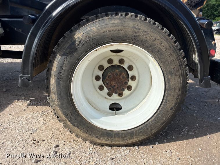 image for item EU0795 2017 International MA025 roll-off container trailer