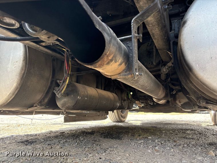 image for item EU0825 2016 Freightliner Cascadia 125 semi truck