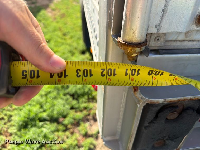 image for item EW1056 2012 Utility VS2RA refrigerated van trailer