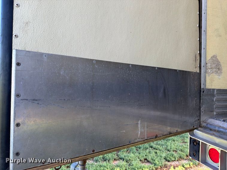 image for item EW1056 2012 Utility VS2RA refrigerated van trailer
