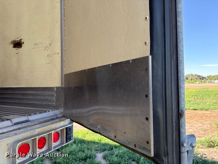 image for item EW1056 2012 Utility VS2RA refrigerated van trailer