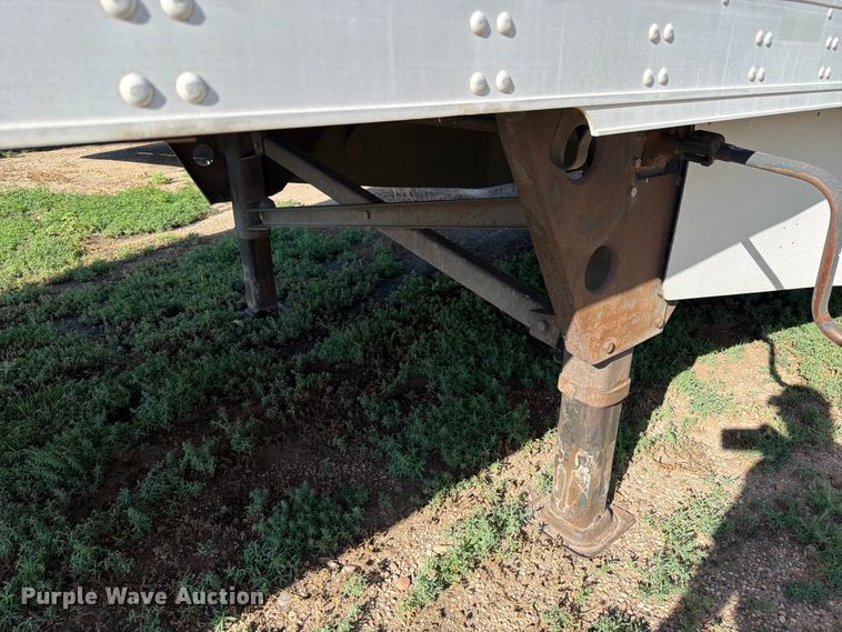 image for item EW1056 2012 Utility VS2RA refrigerated van trailer