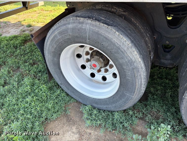 image for item EW1056 2012 Utility VS2RA refrigerated van trailer
