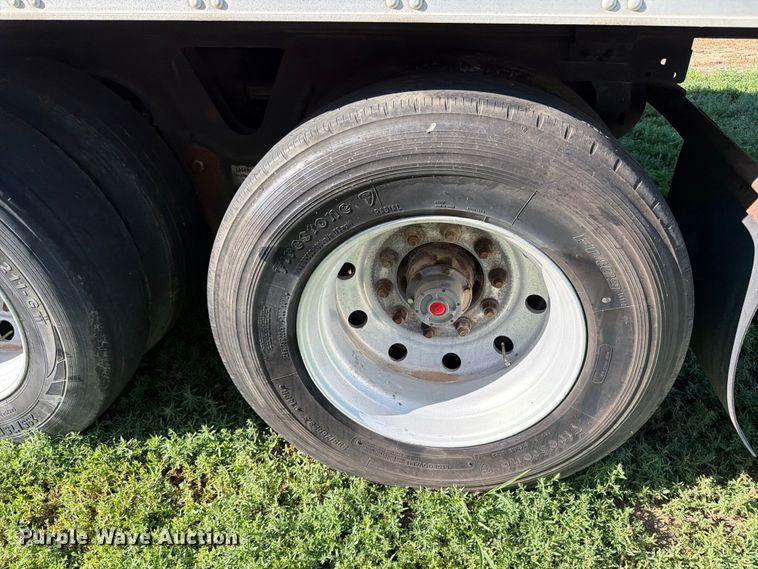 image for item EW1056 2012 Utility VS2RA refrigerated van trailer
