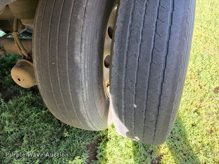 image for item EW1056 2012 Utility VS2RA refrigerated van trailer